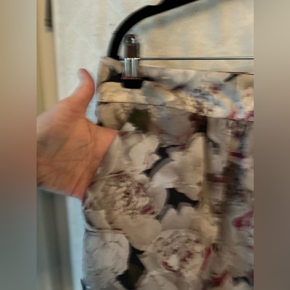 GAP Mini Skirt with Pockets - Picture 4 of 5